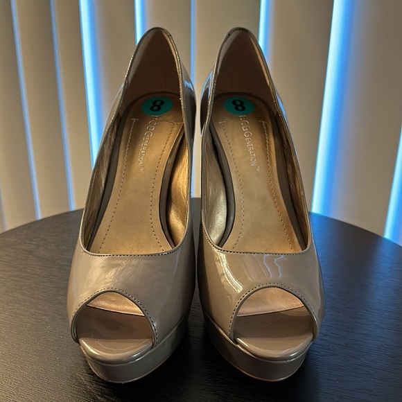 BCBG PL-JAXX Patent Heels - Picture 3 of 8
